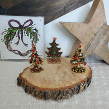 Load image into Gallery viewer, Antique Swirl Tree