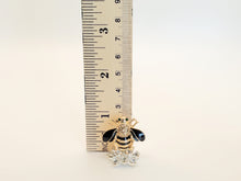 Load image into Gallery viewer, Bumble Bee