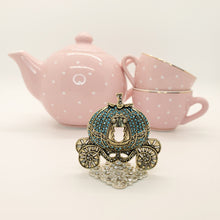 Load image into Gallery viewer, Crystal Carriage