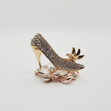 Load image into Gallery viewer, Striking Stiletto