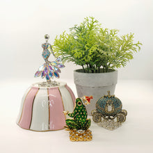 Load image into Gallery viewer, Crystal Carriage